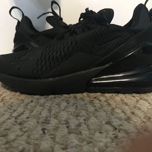 Size 9 womens air max 270’s used like new worn twice triple black